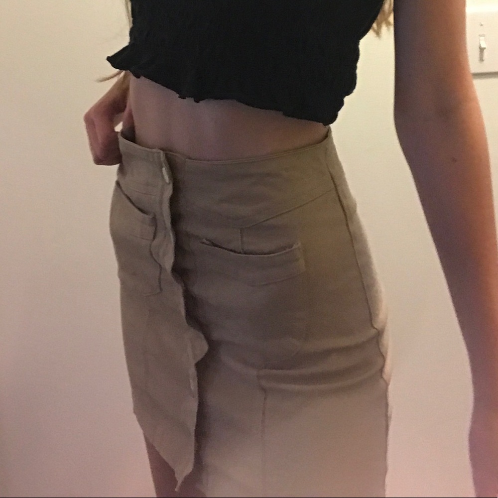 Cream/tan skirt w buttons